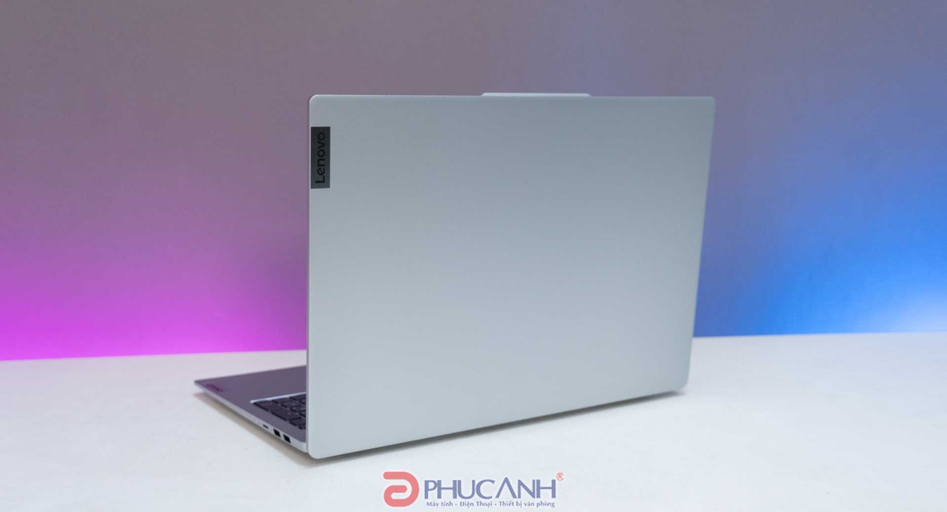thiết kế của Lenovo IdeaPad Slim 5 OLED