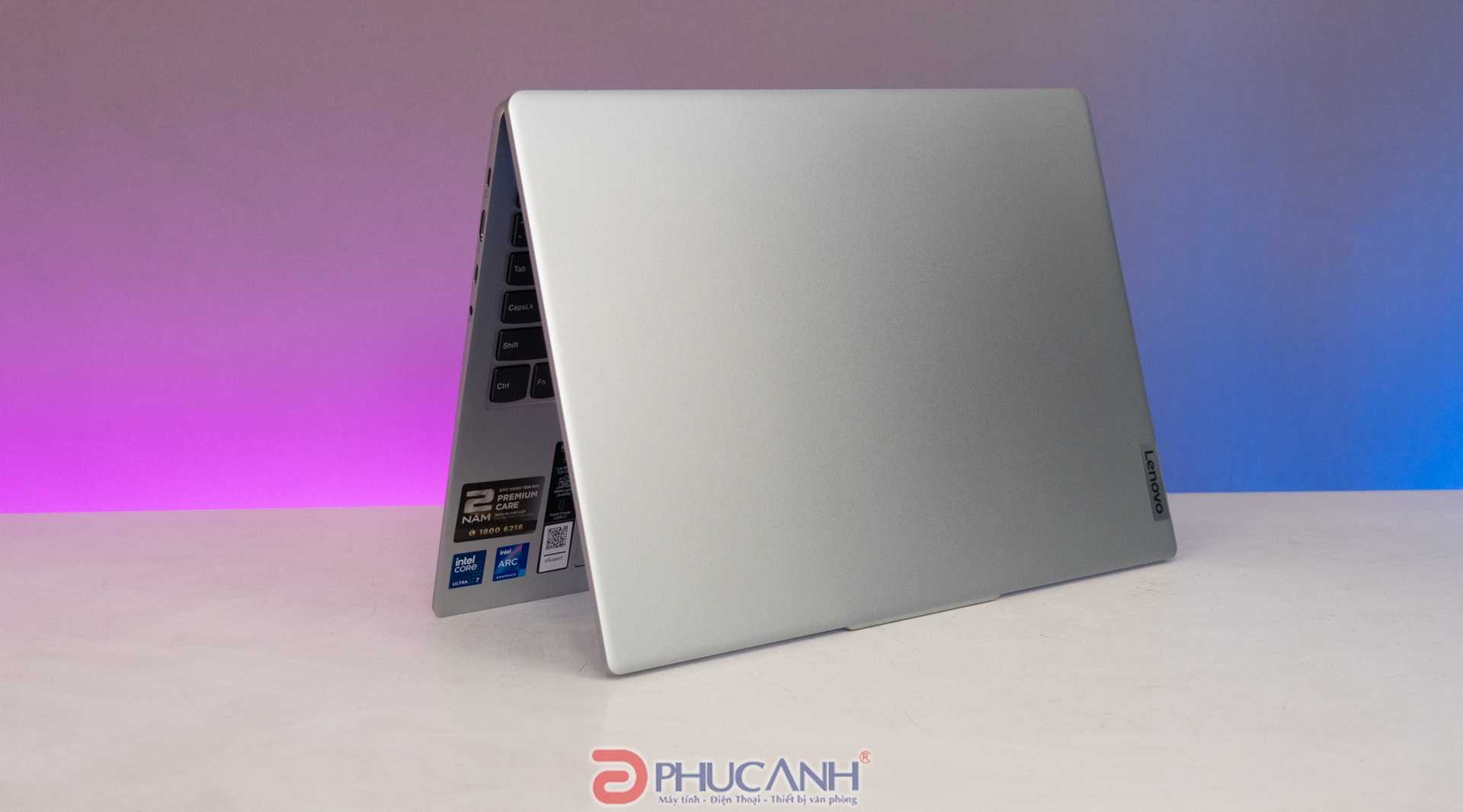 thiết kế của Lenovo IdeaPad Slim 5 OLED
