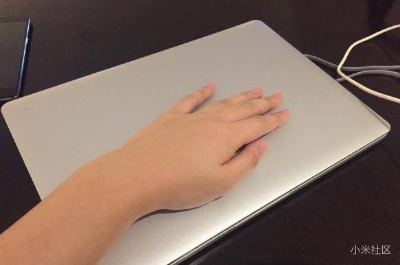 Lộ diện laptop Xiaomi Mi Book siêu đẹp