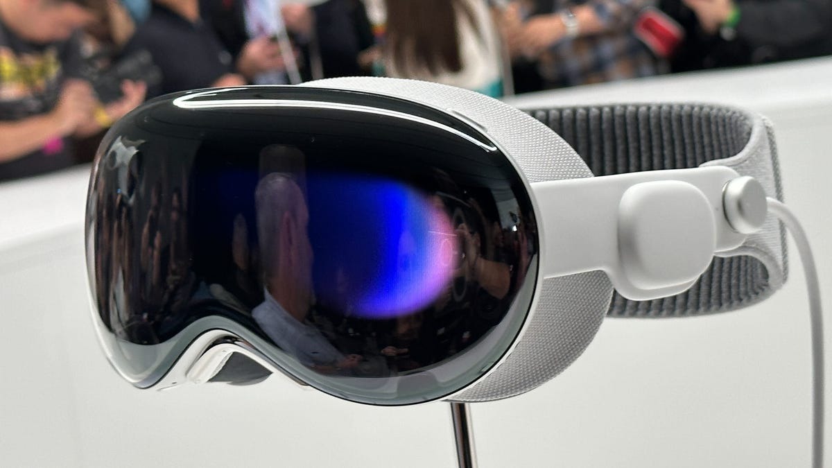 WWDC 2023: Tất tần tật thông tin về tai nghe Vision Pro VR 