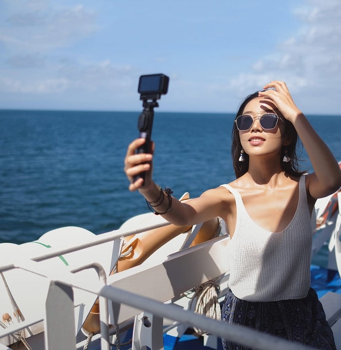 Top đồ công nghệ must-have hữu ích cho chuyến đi biển của bạn