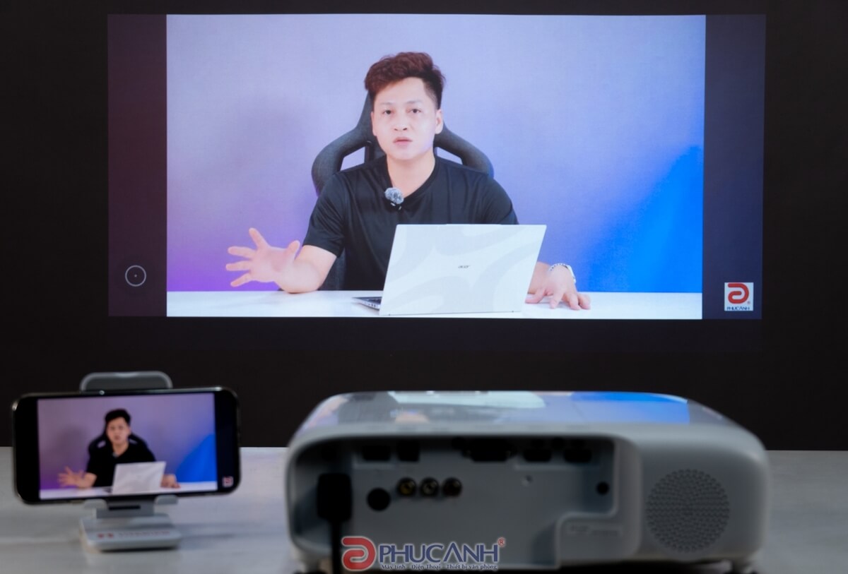Review máy chiếu Epson EB - FH52