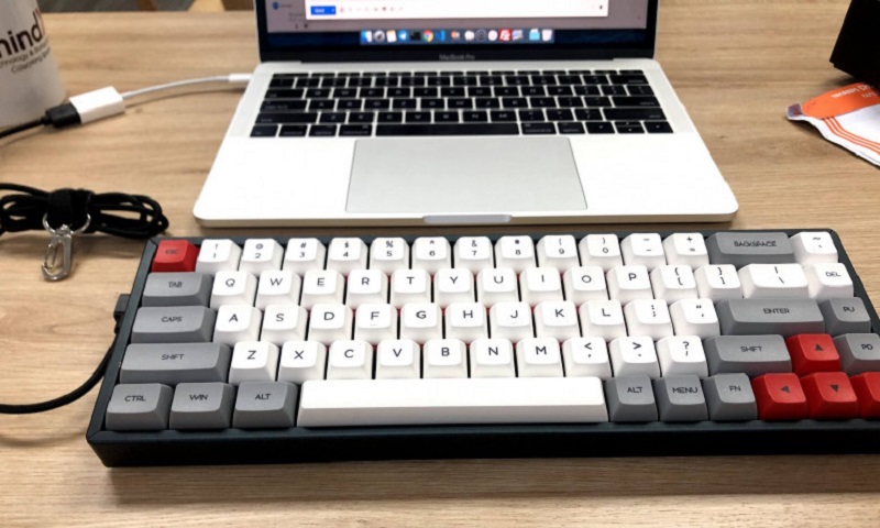 Cách kết nối bàn phím có dây với laptop