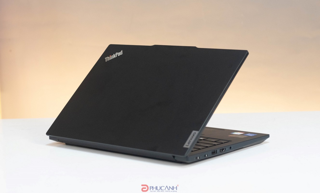 review Lenovo ThinkPad E14 GEN 5 (14″ Intel)
