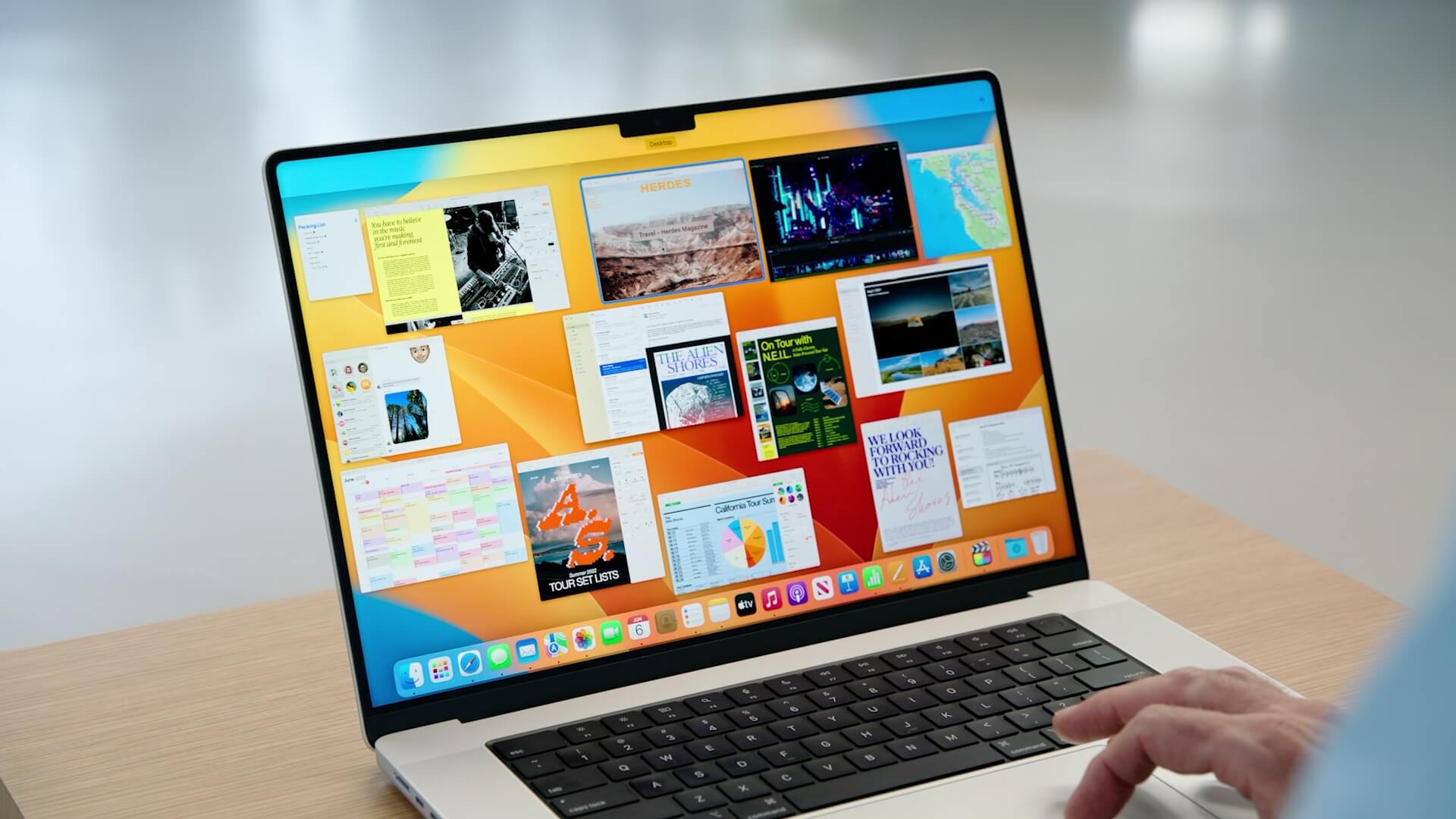 Bạn muốn khám phá tính năng mới của hệ điều hành macOS Ventura của Apple? Hãy xem giới thiệu đầy thú vị về macOS Ventura. Bạn sẽ được trải nghiệm trực quan về giao diện của hệ điều hành mới nhất và thấy rõ những tính năng tuyệt vời mà nó mang lại.